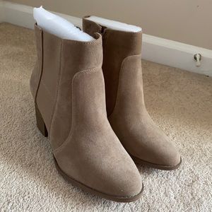 Universal Thread Taupe Booties